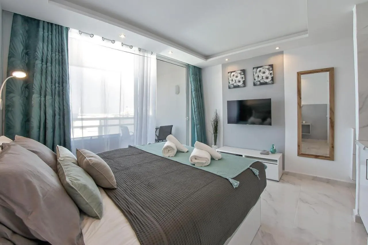 Modern Studio With A Sea View And Pool Access Ponderosa 801 contacts
