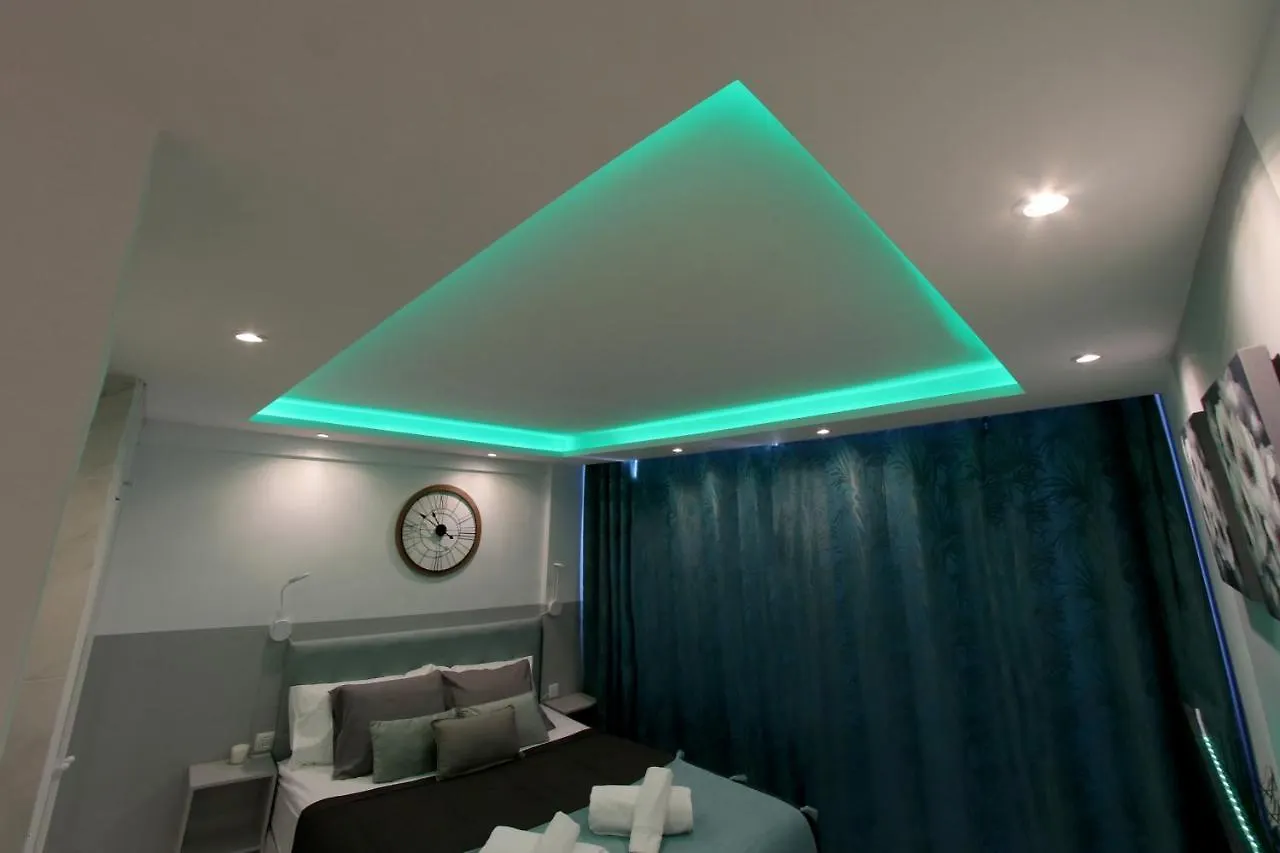 Apartment Modern Studio With A Sea View And Pool Access Ponderosa 801 Playa de las Americas