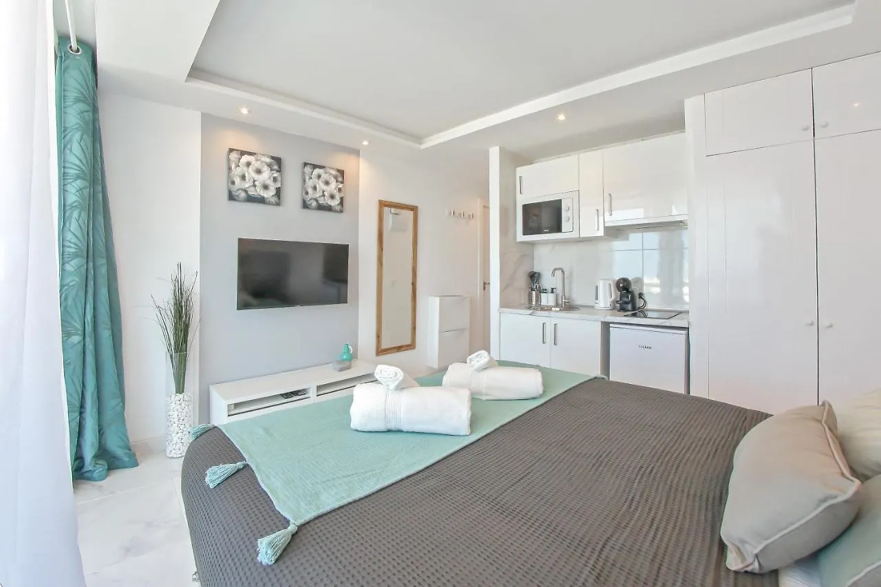 Apartment Modern Studio With A Sea View And Pool Access Ponderosa 801 Playa de las Americas