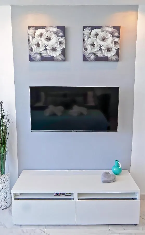 Apartment Modern Studio With A Sea View And Pool Access Ponderosa 801 Playa de las Americas  Spain