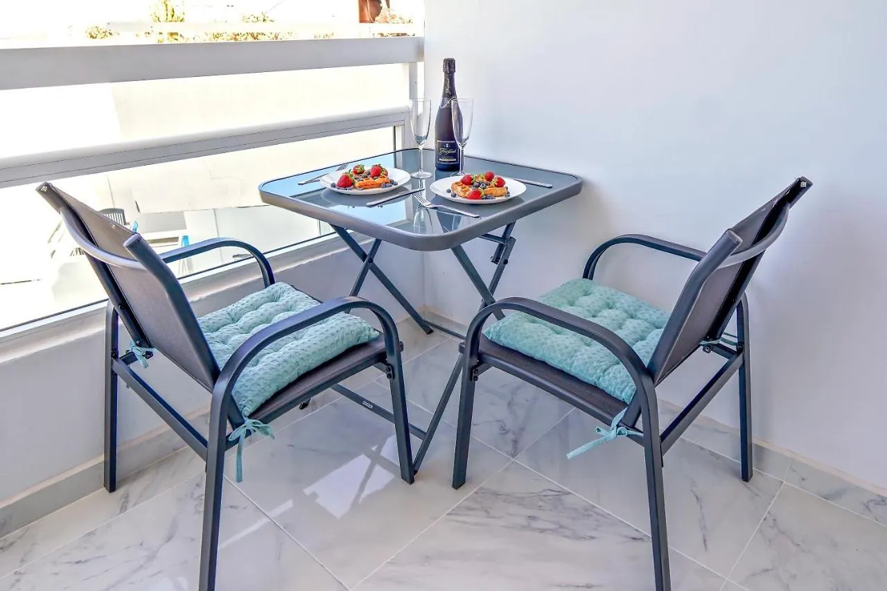 Apartment Modern Studio With A Sea View And Pool Access Ponderosa 801 Playa de las Americas