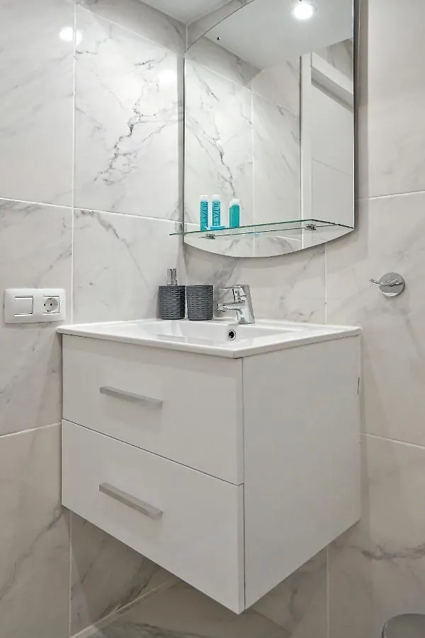 Modern Studio With A Sea View And Pool Access Ponderosa 801 Playa de las Americas